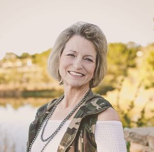 Meet your Posher, Deb